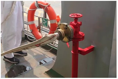 International shoreconnection with gasket. bolts and nuts