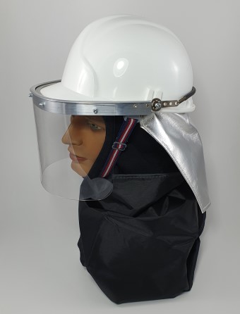 Firemans helmet c/w aluminized neck curtain