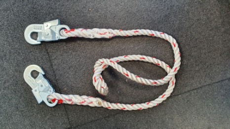 Lifeline 1.5 meter complete with 2 hooks