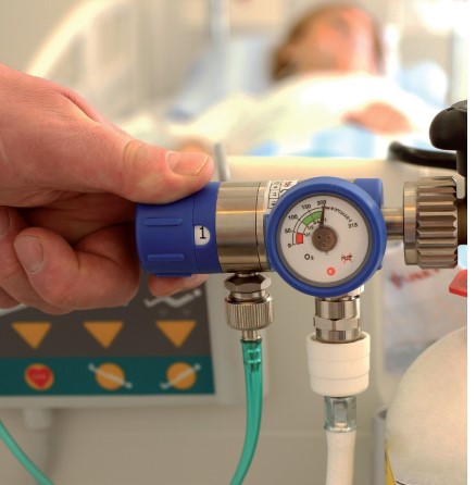 Oxygen flow control / mask / valve / 2 persons