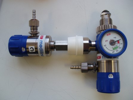 Oxygen flow control / mask / valve / 2 persons
