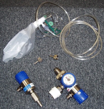 Oxygen flow control / mask / valve / 2 persons