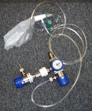 Oxygen flow control / mask / valve / 2 persons