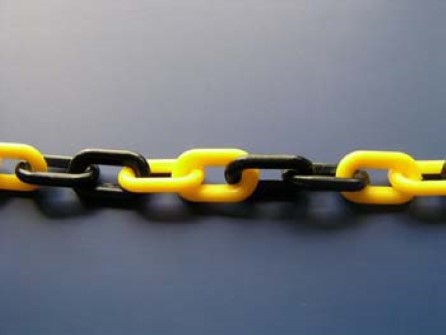 Plastic chain black/yellow 25m
