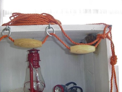 Wooden lifeboat grabline spool