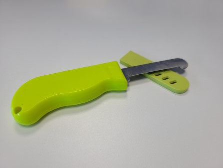 Floating knife for liferaft