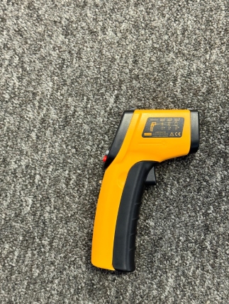 Infrared (non-contact) digital thermometer -50/+400ºC.