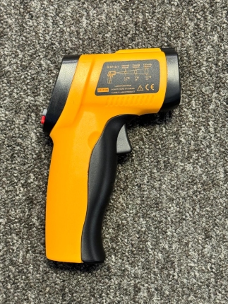 Infrared (non-contact) digital thermometer -50/+550ºC.