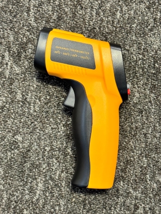 Infrared (non-contact) digital thermometer -50/+550ºC.