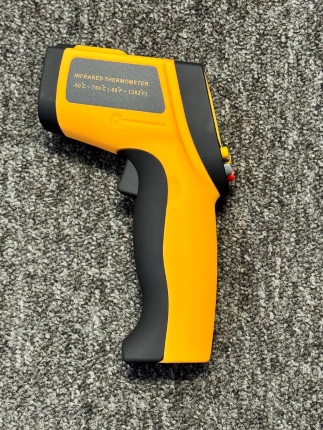 Infrared thermometer (non-contact) -50/+700ºC.  S= 12:1