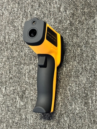 Infrared thermometer (non-contact) -50/+700ºC.  S= 12:1