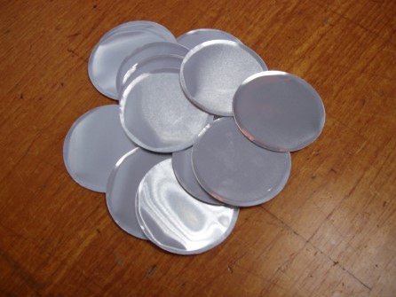 Sealing plate for foam refills