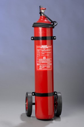 Extinguisher CO2 20 kg MED wheeled complete with hose
