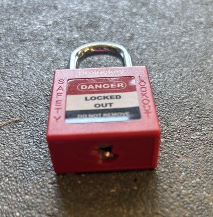 TTT Do not operate tag